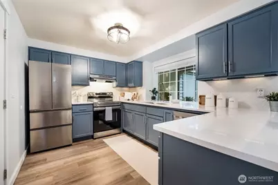 10016 NE 120th Lane #F103, Kirkland, WA 98034 - Photo 12