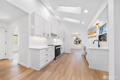 1308 19th Avenue, Longview, WA 98632 - Photo 2