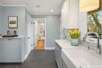 2827 40th Avenue W, Seattle, WA 98199 - Photo 12