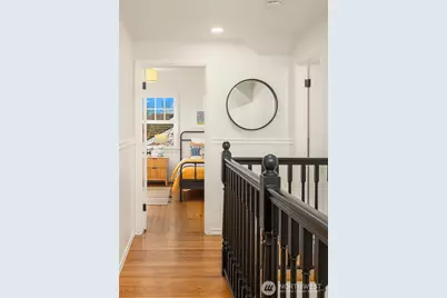2827 40th Avenue W, Seattle, WA 98199 - Photo 22