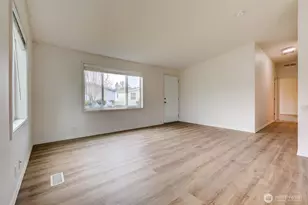 2004 95th St E, Tacoma, WA 98445 - Photo 6