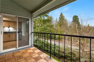 4707 W Lake Sammamish Pkwy SE, Issaquah, WA 98027 - Photo 16