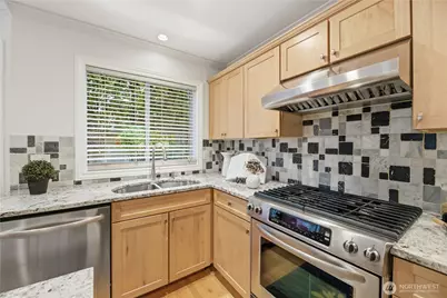 2000 Village Green Drive #16, Mill Creek, WA 98012 - Photo 8