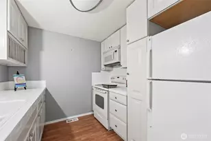 17303 Spanaway Loop Rd S, Spanaway, WA 98387 - Photo 10