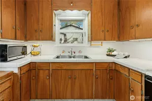 6526 NE 198th St, Kenmore, WA 98028 - Photo 14