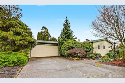 23812 Lake Drive E, Bothell, WA 98021 - Photo 32