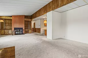 23812 Lake Dr E, Bothell, WA 98021 - Photo 12