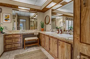 23812 Lake Dr E, Bothell, WA 98021 - Photo 24