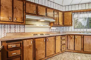 23812 Lake Dr E, Bothell, WA 98021 - Photo 22