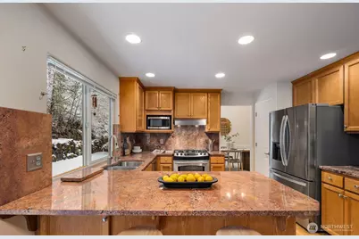 8218 126th Place SE, Newcastle, WA 98056 - Photo 14