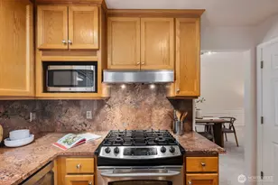 8218 126th Pl SE, Newcastle, WA 98056 - Photo 12