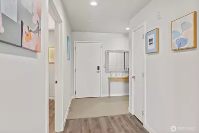 321 10th Avenue S #705, Seattle, WA 98104 - Photo 6