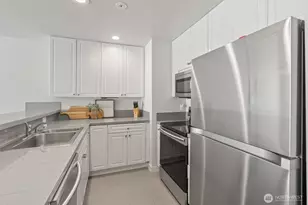 321 10th Ave S, Seattle, WA 98104 - Photo 14