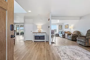242 Adams Dr, Kelso, WA 98626 - Photo 4