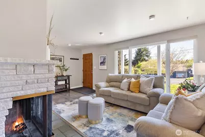 2532 NE 108th Place, Seattle, WA 98125 - Photo 4