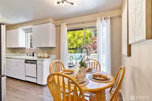 2532 NE 108th Pl, Seattle, WA 98125 - Photo 6