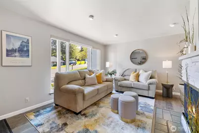 2532 NE 108th Place, Seattle, WA 98125 - Photo 2