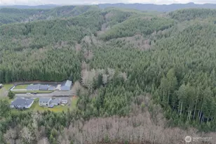 921 Ocean Ave, Cosmopolis, WA 98537 - Photo 1