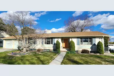 114 NE Cedar Avenue, College Place, WA 99324 - Photo 1