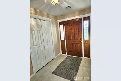 114 NE Cedar Avenue, College Place, WA 99324 - Photo 2