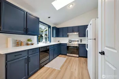 953 Field Avenue NE, Renton, WA 98059 - Photo 8