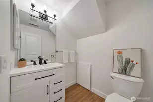 953 Field Ave NE, Renton, WA 98059 - Photo 14