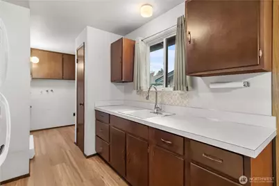 1703 4th Avenue NW, Puyallup, WA 98371 - Photo 12