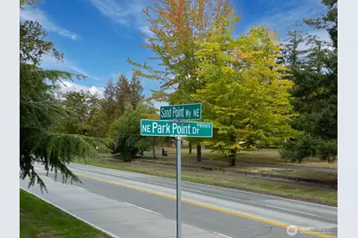 6536 Park Point Lane NE, Seattle, WA 98115 - Photo 40