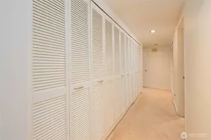 6536 Park Point Ln NE, Seattle, WA 98115 - Photo 14