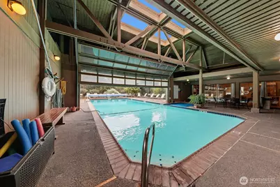 6536 Park Point Lane NE, Seattle, WA 98115 - Photo 36