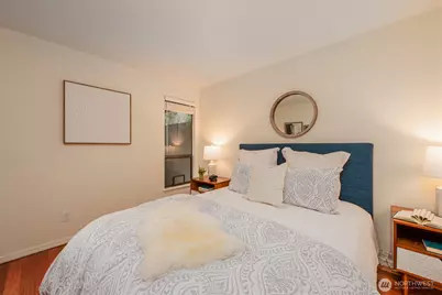 6536 Park Point Lane NE, Seattle, WA 98115 - Photo 18