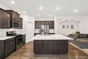 10637 187th St, Puyallup, WA 98374 - Photo 8