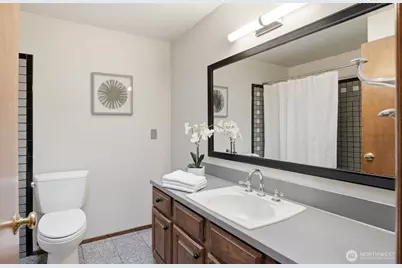 9753 61st Avenue S, Seattle, WA 98118 - Photo 12