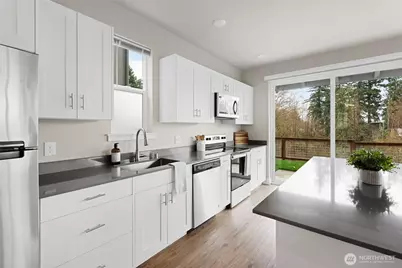 1884 Front Street #B, Lynden, WA 98264 - Photo 6