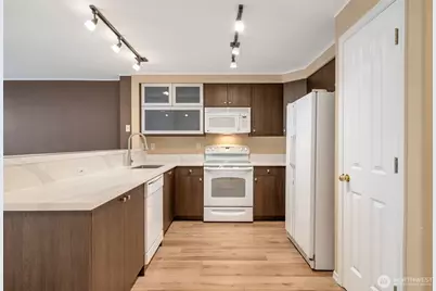 3980 129th Place SE #B102, Bellevue, WA 98006 - Photo 6