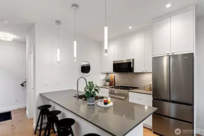 7336 27th Avenue NW #B, Seattle, WA 98117 - Photo 8