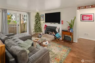 3021 21st Ave W, Seattle, WA 98199 - Photo 16