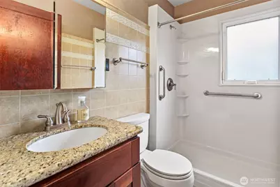4701 NE Shore Place, Lake Forest Park, WA 98155 - Photo 32
