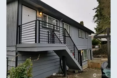 12317 35th Avenue NE, Seattle, WA 98125 - Photo 2