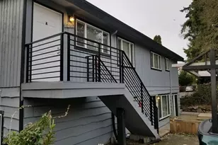 12317 35th Ave NE, Seattle, WA 98125 - Photo 2