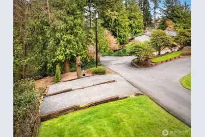 15727 Cascadian Way, Bothell, WA 98012 - Photo 36