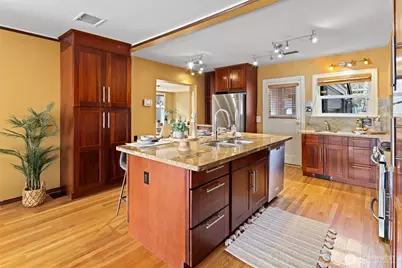 4728 NE 172nd Street, Lake Forest Park, WA 98155 - Photo 8