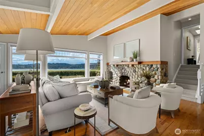 14735 Henderson Road NE, Bainbridge Island, WA 98110 - Photo 10