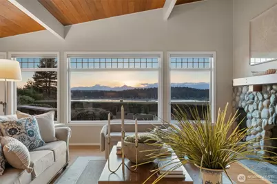 14735 Henderson Road NE, Bainbridge Island, WA 98110 - Photo 26