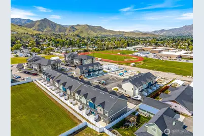 1075 Red Apple Road #B5, Wenatchee, WA 98801 - Photo 36