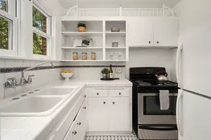 411 Boylston Ave E, Seattle, WA 98102 - Photo 18