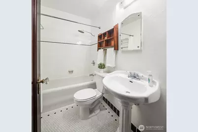 411 Boylston Avenue E #202, Seattle, WA 98102 - Photo 20