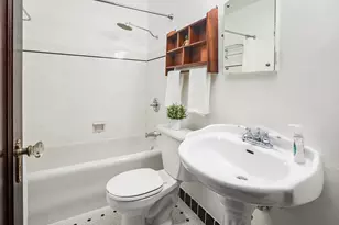 411 Boylston Ave E, Seattle, WA 98102 - Photo 20