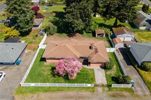 13815 Park Ave. S, Tacoma, WA 98444 - Photo 2