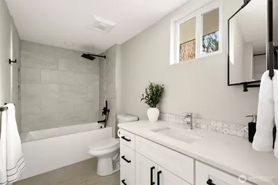 1402 N 136th Street, Seattle, WA 98133 - Photo 18